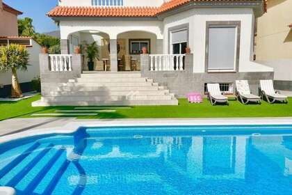 House for sale in Adeje, Santa Cruz de Tenerife, Tenerife. 