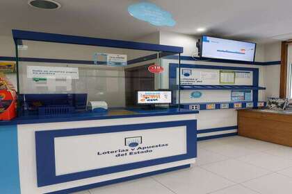 Commercial premise for sale in Vigo, Pontevedra. 