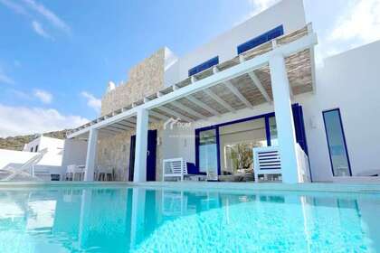 House for sale in Adeje, Santa Cruz de Tenerife, Tenerife. 