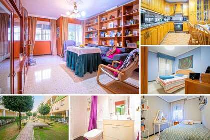 Flat for sale in Sevilla. 