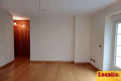 Flat for sale in Palencia. 