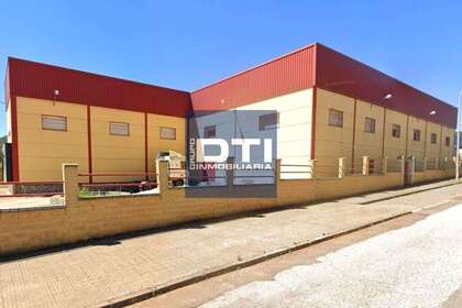 Průmyslové haly na prodej v Capilla, Badajoz. 