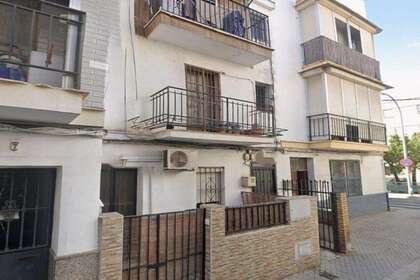 Flat for sale in Sevilla. 
