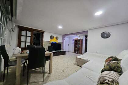 Flat for sale in Sevilla. 