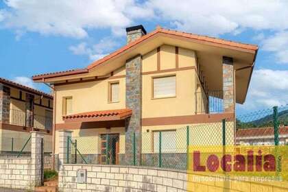 House for sale in Castro-Urdiales, Cantabria. 