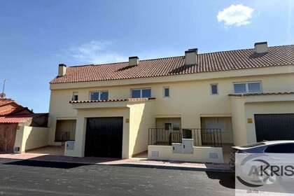 Cluster house for sale in Torre de Esteban Hambrán (La), Toledo. 