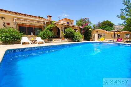 Byty na prodej v Castell de Castells, Alicante. 