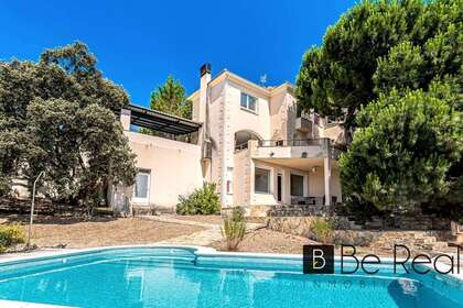 Maison de ville vendre en Valdemorillo, Madrid. 