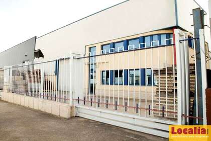 Warehouse for sale in Palencia. 