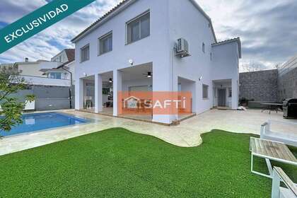 House for sale in Pacs del Penedès, Barcelona. 