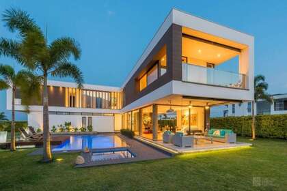 Městský pozemek na prodej v Ames, La Coruña (A Coruña). 