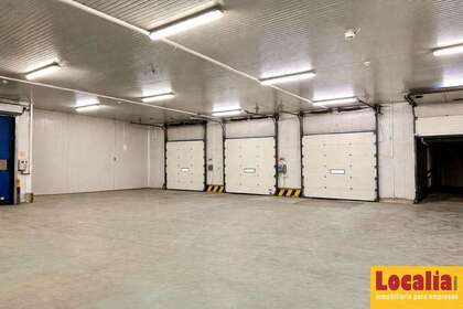 Průmyslové haly na prodej v Santander, Cantabria. 