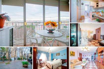Flat for sale in Sevilla. 