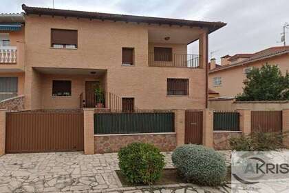 House for sale in Colmenar de Oreja, Madrid. 