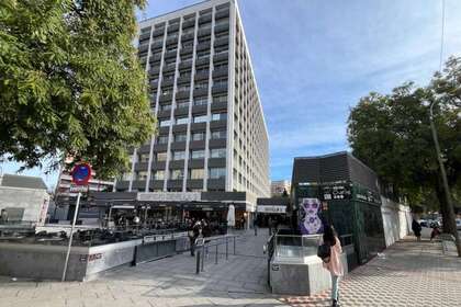 Commercial premise for sale in Sevilla. 