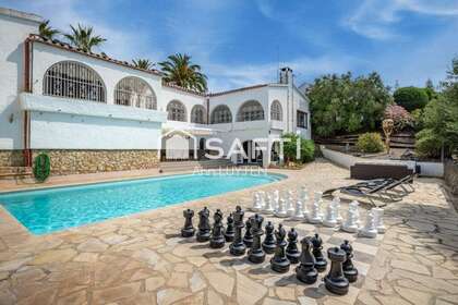 House for sale in Canyelles Almadraba (Roses), Girona. 