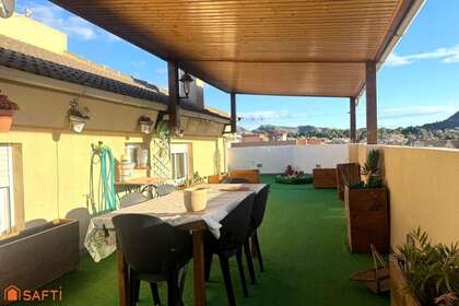Duplex for sale in Elda, Alicante. 