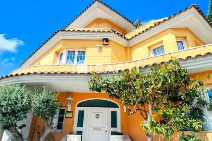 House for sale in Pineda de Mar, Barcelona. 