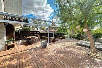 House for sale in Barcelona. 