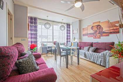 Flat for sale in Sevilla. 