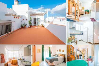 Flat for sale in Sevilla. 