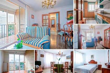 Flat for sale in Sevilla. 