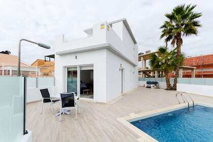 Townhouse for sale in Torrevieja, Alicante. 