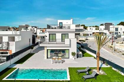 House for sale in San Miguel de Salinas, Alicante. 