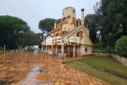 Country house for sale in Sant Feliu de Llobregat, Barcelona. 