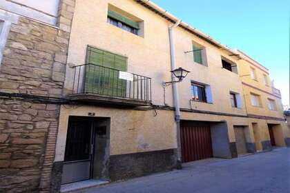 Dorpswoningen verkoop in Cella, Teruel. 