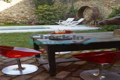 Townhouse for sale in Corçà, Girona. 