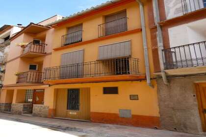 Dorpswoningen verkoop in Cella, Teruel. 
