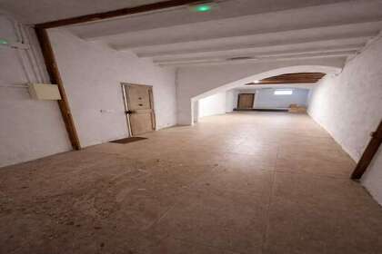 Commercial premise in Vilanova i La Geltrú, Barcelona. 