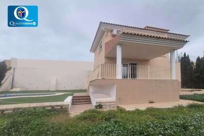 House for sale in Busot, Alicante. 