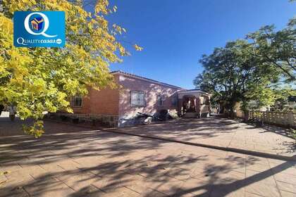 House for sale in Busot, Alicante. 