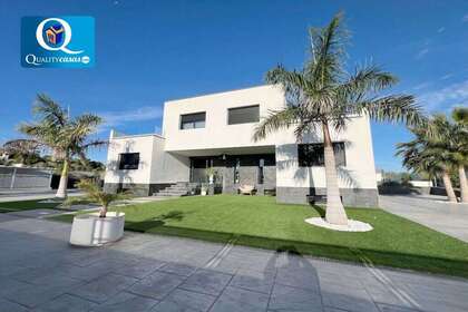 House for sale in Mutxamel/Muchamiel, Alicante. 