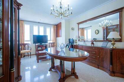 Flat for sale in Sevilla. 