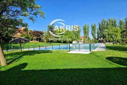 房子 出售 进入 Navas del Rey, Madrid. 