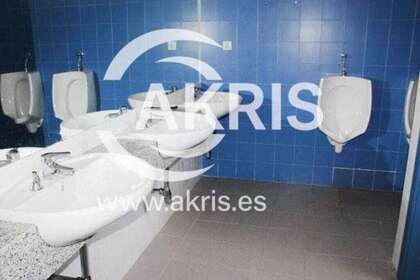 Commercial premise for sale in Madrid. 