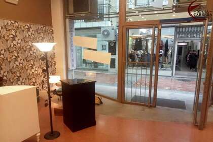 Commercial premise for sale in Gandia, Valencia. 