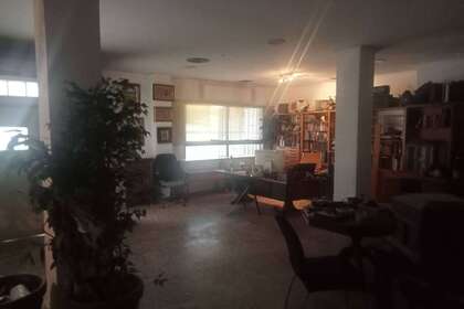 Commercial premise for sale in Gandia, Valencia. 