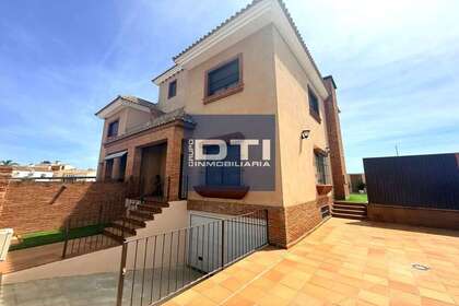 House for sale in Aljaraque, Huelva. 