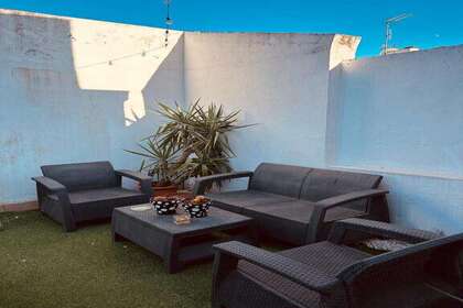 Flat for sale in Sevilla. 