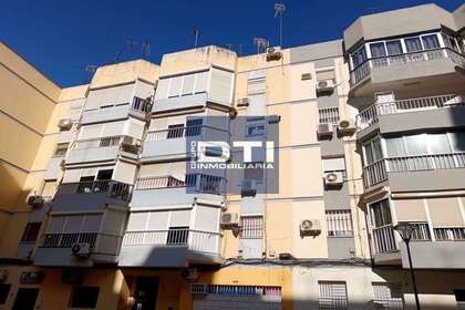 Flat for sale in Sevilla. 