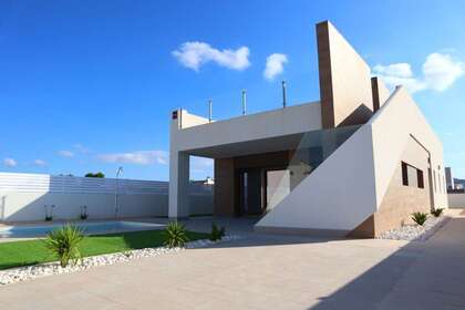 House for sale in Aspe, Alicante. 