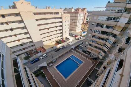 Flat for sale in Torrevieja, Alicante. 