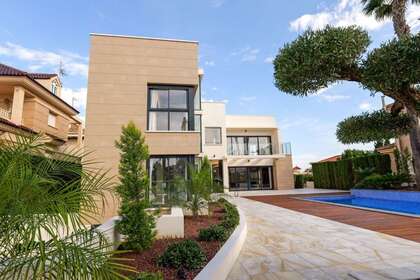 House for sale in Torrevieja, Alicante. 