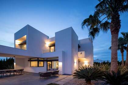 House for sale in Cartagena, Murcia. 