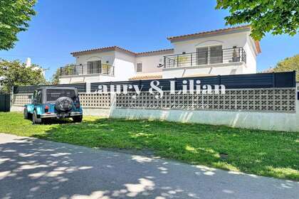 Huse til salg i Empuriabrava, Girona. 