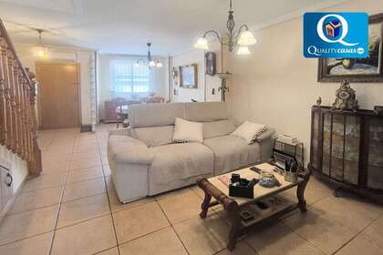 House for sale in Alicante. 